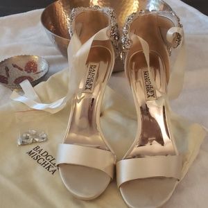 BADGLEY MISCHKA- HILDA Ivory Satin 7.5 US
